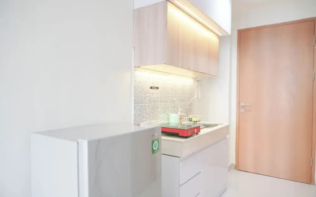Warm And Comfort Studio At Evenciio Margonda Apartment