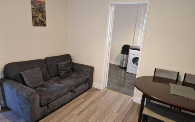 Comfortable 2Br Home-free Parking-great Location