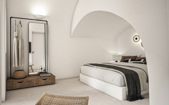 You and Me Suites Oia