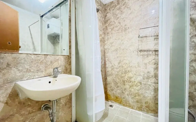Executive Private 2Br at Galeri Ciumbuleuit 1 Apartement by Travelio