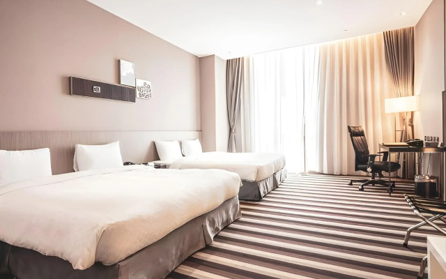 Grand Royal Hotel