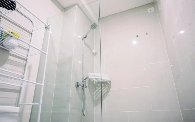 Homey And Cozy Studio Room Daan Mogot City Apartment