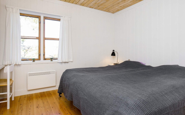 3 Rooms, 1st Row, 2+4 People, 82m2