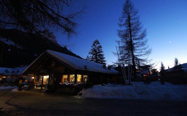 Отель Camping Catinaccio Rosengarten Долина Валь-ди-Фасса вид на фасад
