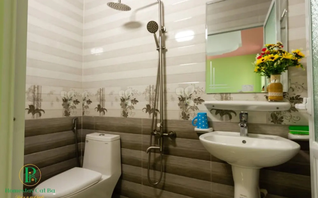 Pi's Homestay CatBa
