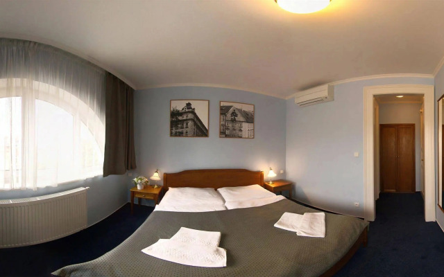 Anna Hotel