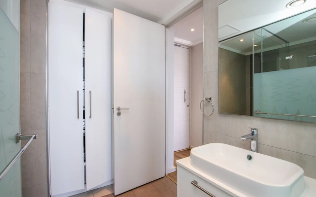Sandton Smart Apartment Eleven