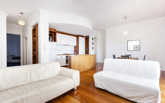Stylish Inner City Apartment