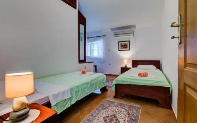 Sea Line Apartments