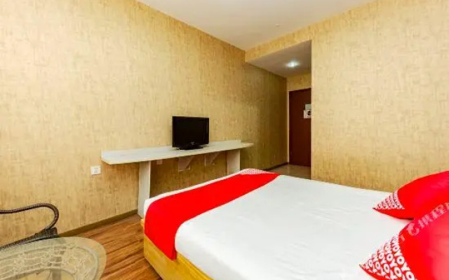 OYO Love Guest Hotel