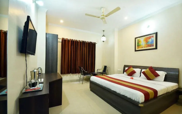 OYO 7676 Golden Sunrise Inn