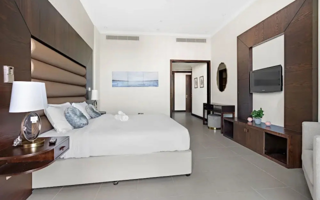 WelHome - Deluxe Apartment With Panoramic Sea Views