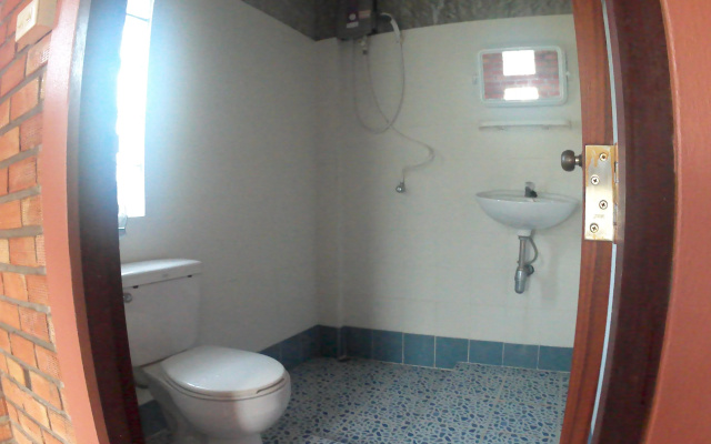 Nice & Easy House