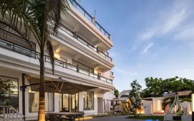 Sanya Haishi Pool Design Homestay (West Island Tourist Scenic Area)