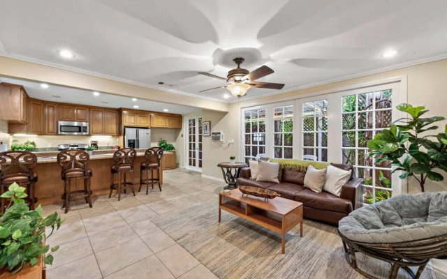 Costa Mesa Bungalows by ELVR