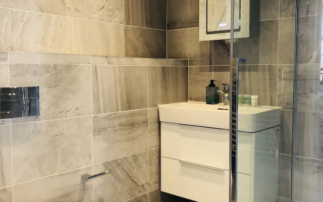 Spacious & Modern 2 Bed Apartment at Knightsbridge London