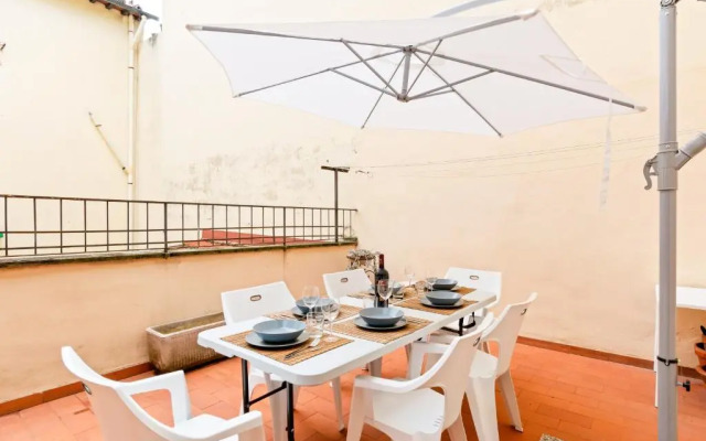 Piazza Alberti Apartment with Terrace