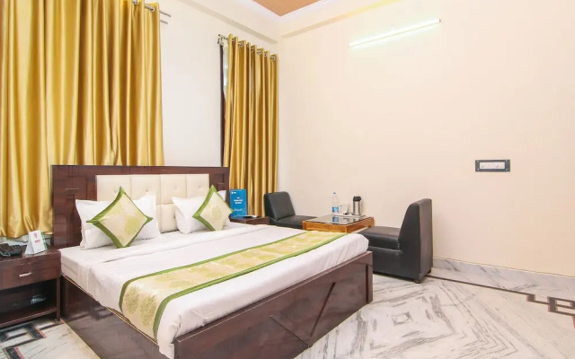 OYO 13478 Hotel Surabhi Garden