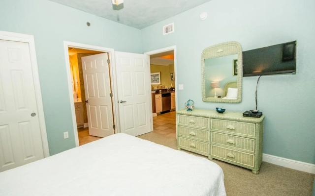 Crystal Shores West