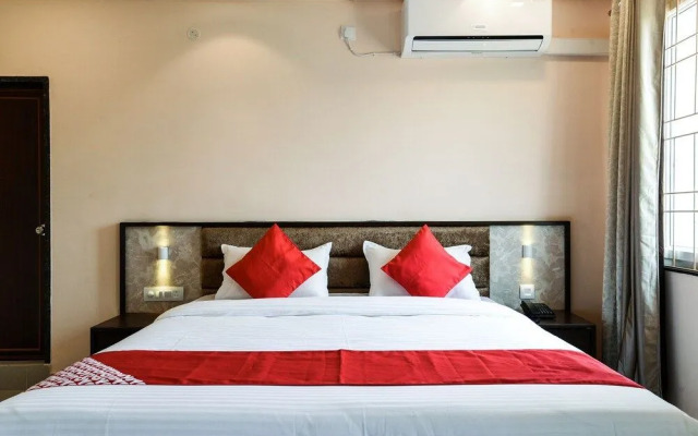 V- Comforts By OYO Rooms