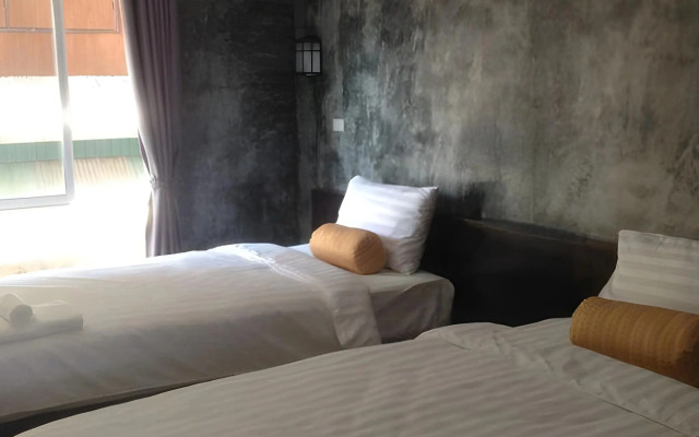 Come Moon Loft Hotel
