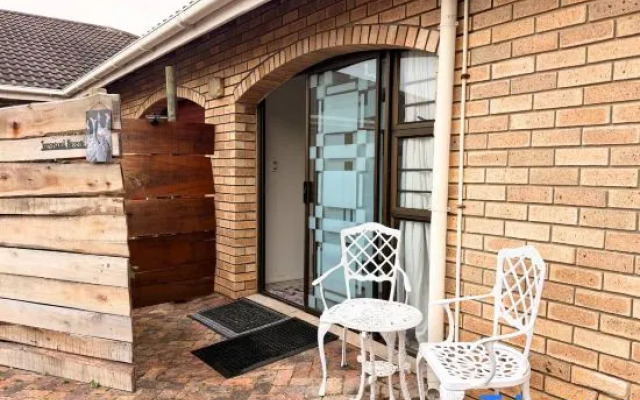 Serene 1-Bedroom Apartment in Plettenberg Bay - Guinea's Nest