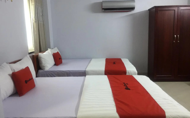 RedDoorz Near Hoa Lu Stadium