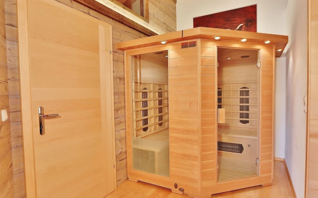 Spacious Apartment With Mountain View in Brixen im Thale