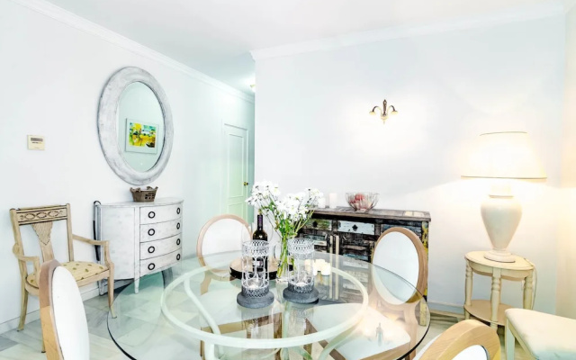 AB2-Wonderful 2 bedroom apt with fantastic views