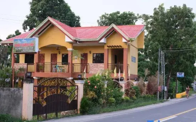 Sangi Tourist Inn - near Kawasan Badian Canyoneering