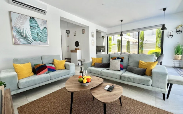 66 PER - Stay Villa Palm