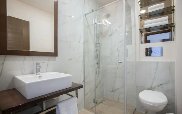 Hotel Twelve by Aycon