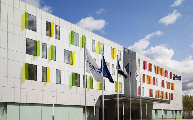 Отель Radisson Blu Hotel Toulouse Airport Франция, Бланьяк - 1 отзыв об отеле, цены и фото номеров - забронировать отель Radisson Blu Hotel Toulouse Airport онлайн вид на фасад