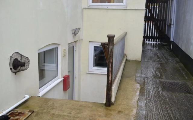 Willow Tree Apartment - 1 Bedroom Apartment - Stayseekers
