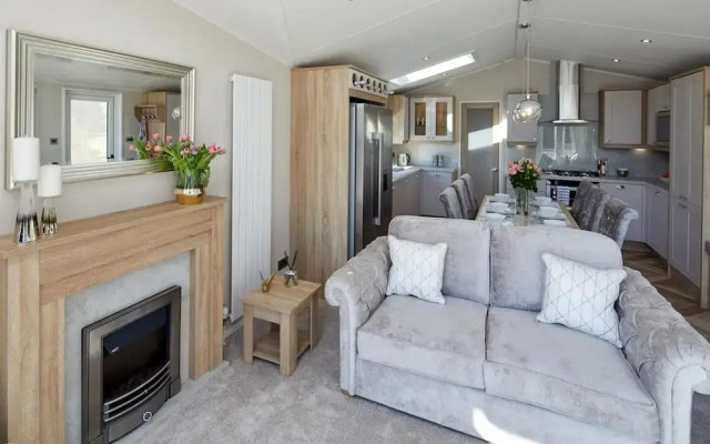 2Br Lodge - Pool - Fireplace - Petsok - Parking