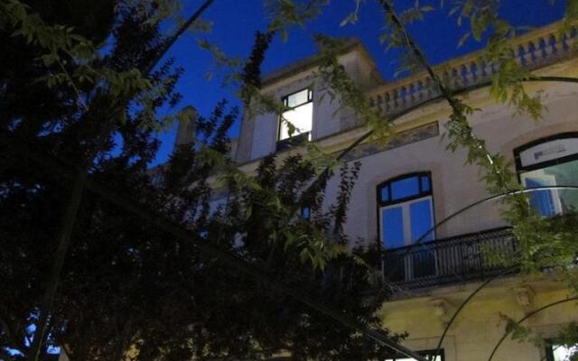 Go Hostel Lisbon Лиссабон вид на фасад