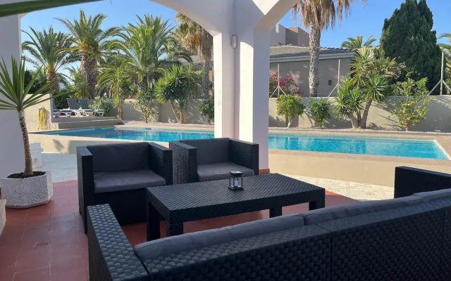 Pleasant Studio House in Front of the Beach