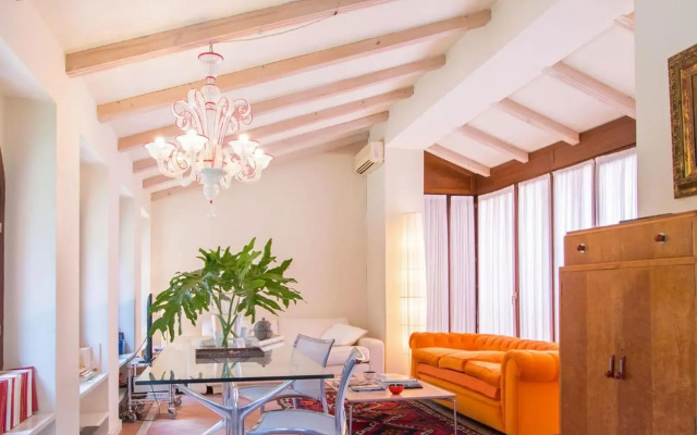 Oriental Apartment Gardens Views 2 pax