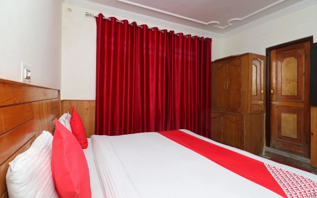 OYO 4605 Hotel Aakarsh