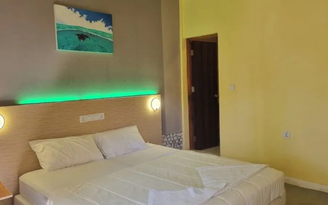 Avanti Surf & Stay