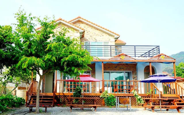 Buan Jayeon Garden Pension