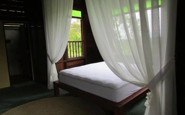 Eight Acres Resort