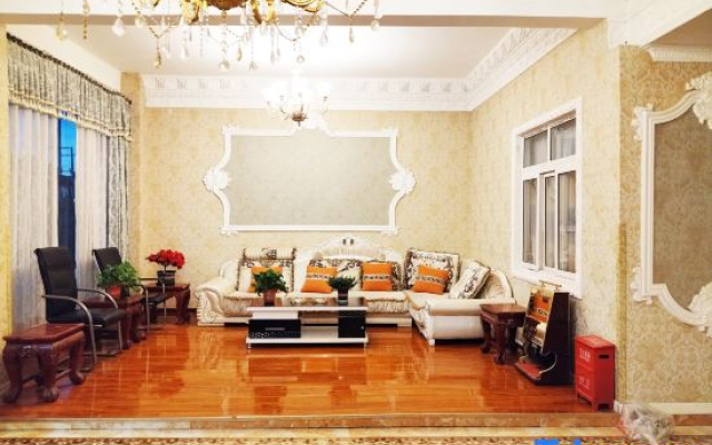 Ruoergai Lvran Holiday Hotel