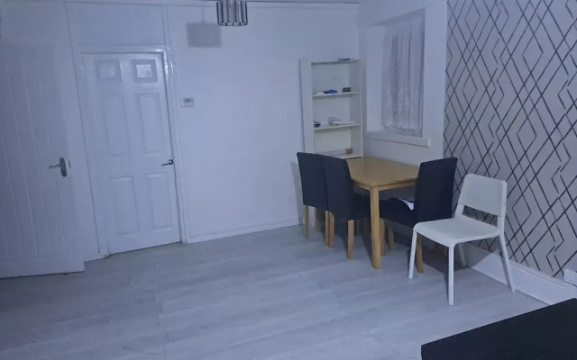 Birminghamflat/sleeps3/freep/closetolocalsights