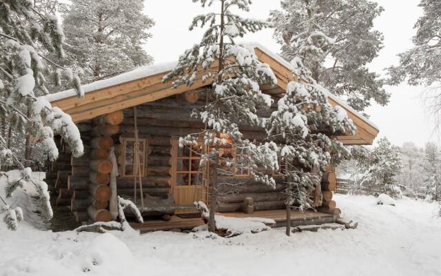 Отель Engholm Husky Design Lodge вид на фасад