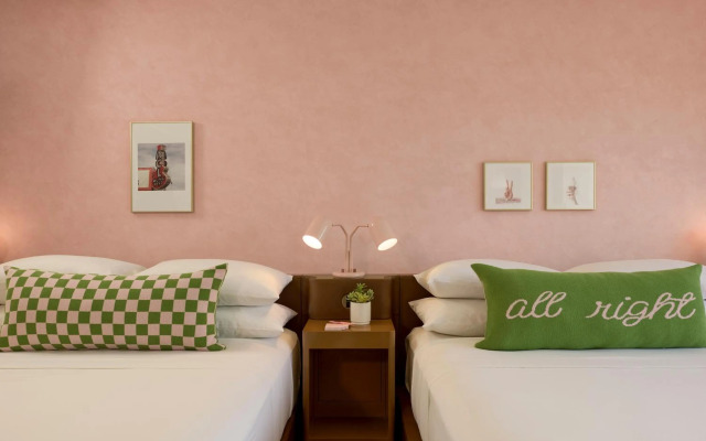 Renaissance Austin Downtown Hotel