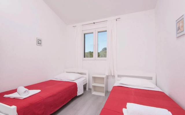 Awesome Home in Brna With 4 Bedrooms and Wifi