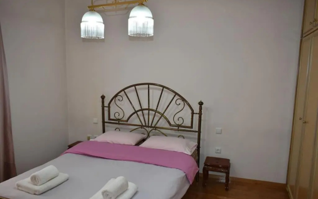 Comfortable Apartment Opposite The Park