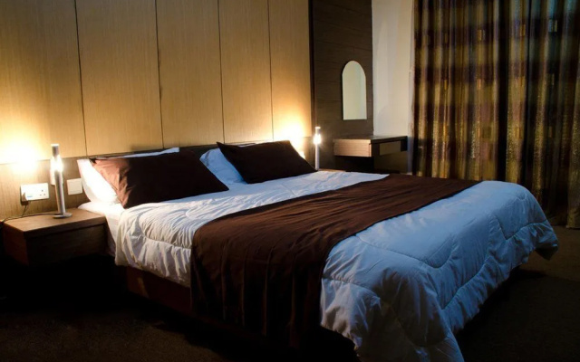 Gold Leaf Hotel