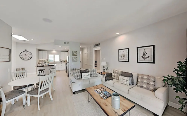 Newly Renovated 2020! 3 Bedroom Condo